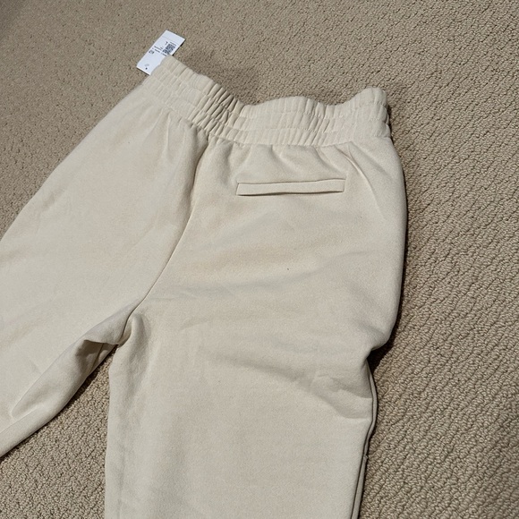 🌷F21 beautiful, NWT, soft fleece, cream-colored joggers. Excellent high-quality! - Picture 4 of 10